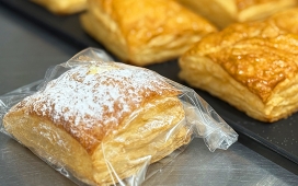 トナリエのイチ推し  新商品「サクッとパイ生地のダブルクリームシュー」